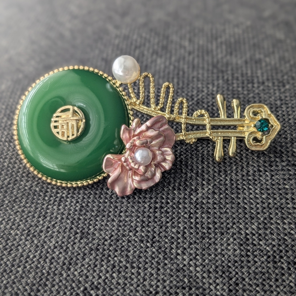 4 Gold Tone Brooches - Picture 2 of 7